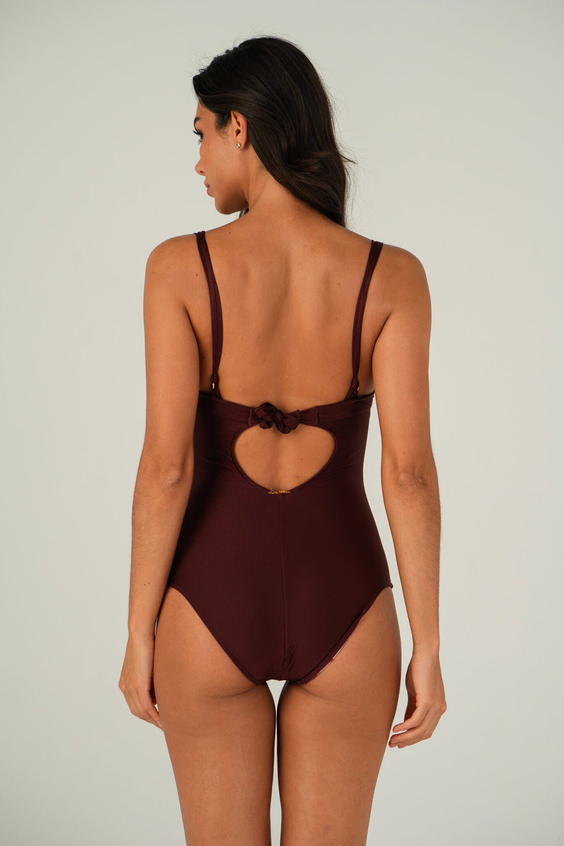 Model Back: Lua Morena One Piece Swimsuits Maio Acai Meia-Taca-Sus