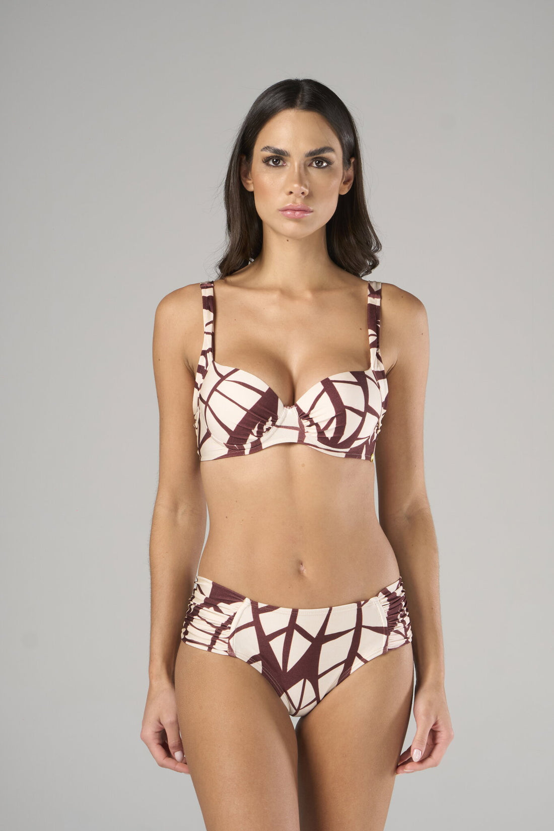 Model Front: Lua Morena Bikini Bottoms Bottom Folha-Do-Acai Drapeada