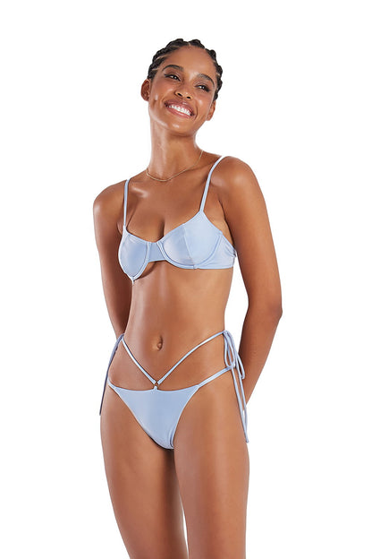 Model Front: Blueman Bikini Bottoms Bottom Pepe Liso Azul