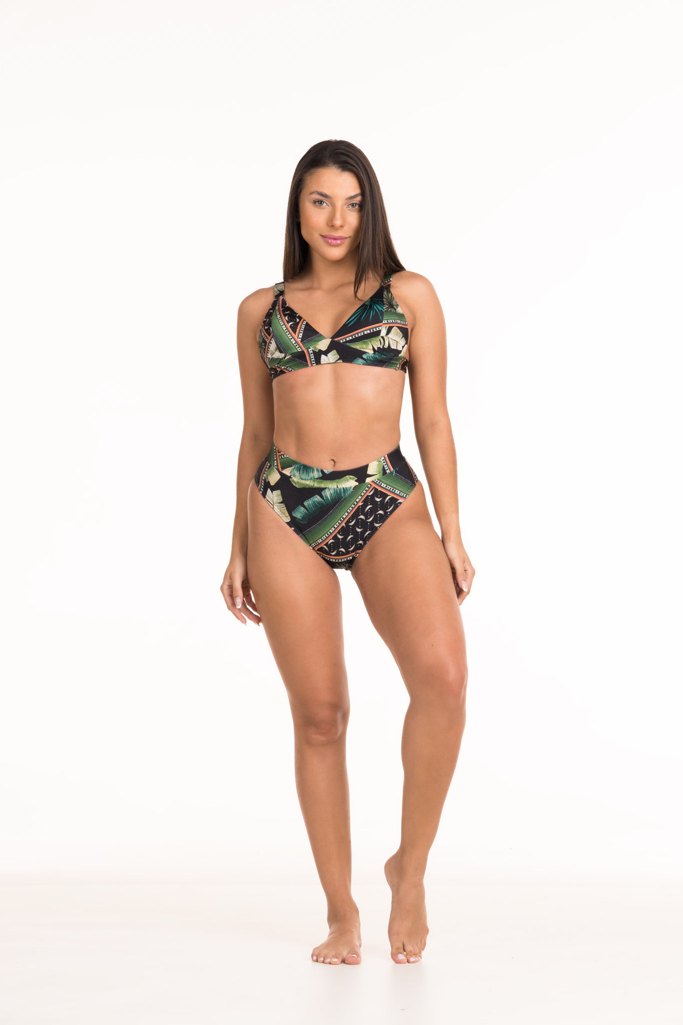 Model Front: La Playa Set Hot Cavada Nomade