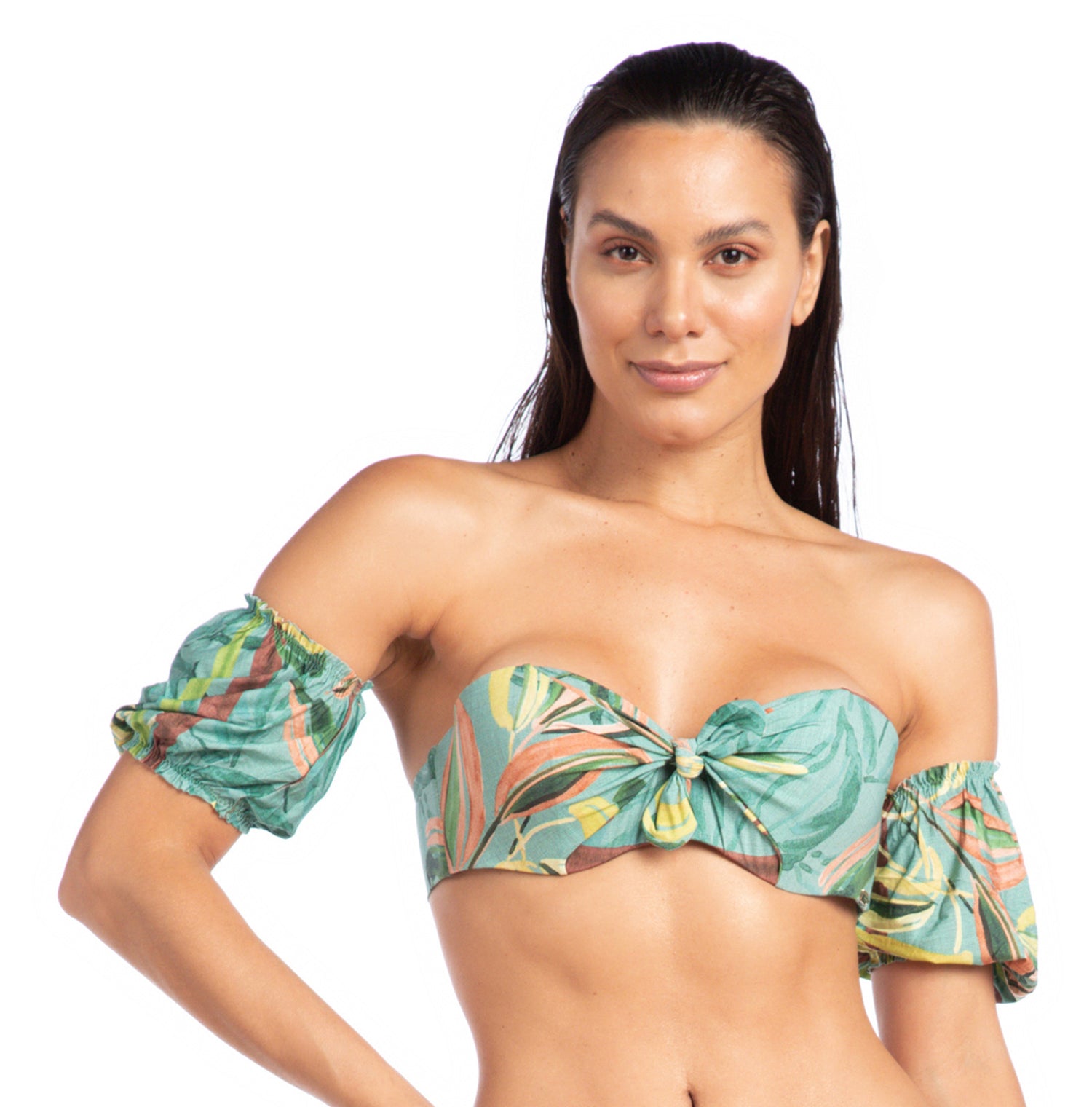 Model Front: La Playa Top Top Lateral Bambu