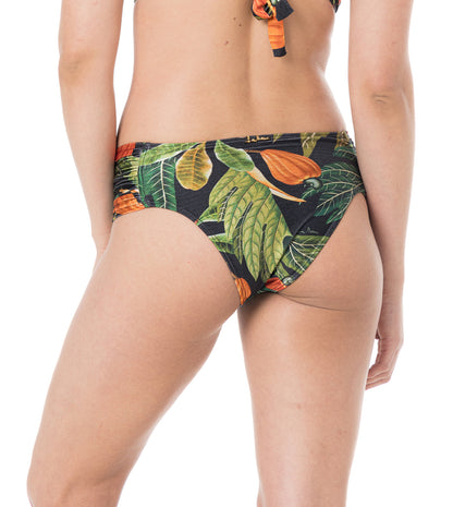 Model Back: Lua Morena Bottom Bottom Meia Drapeada Larga Caju