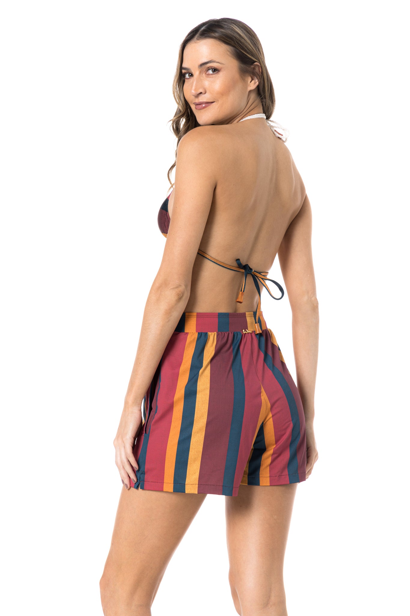 Model Back: Lua Morena Beach Short Short Basico Uv Granada