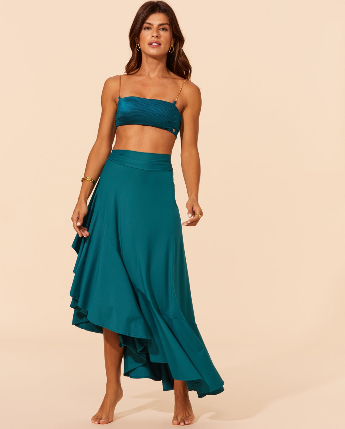 Model Front: Lua Morena Beach Skirt Tapajos Pareo Babado