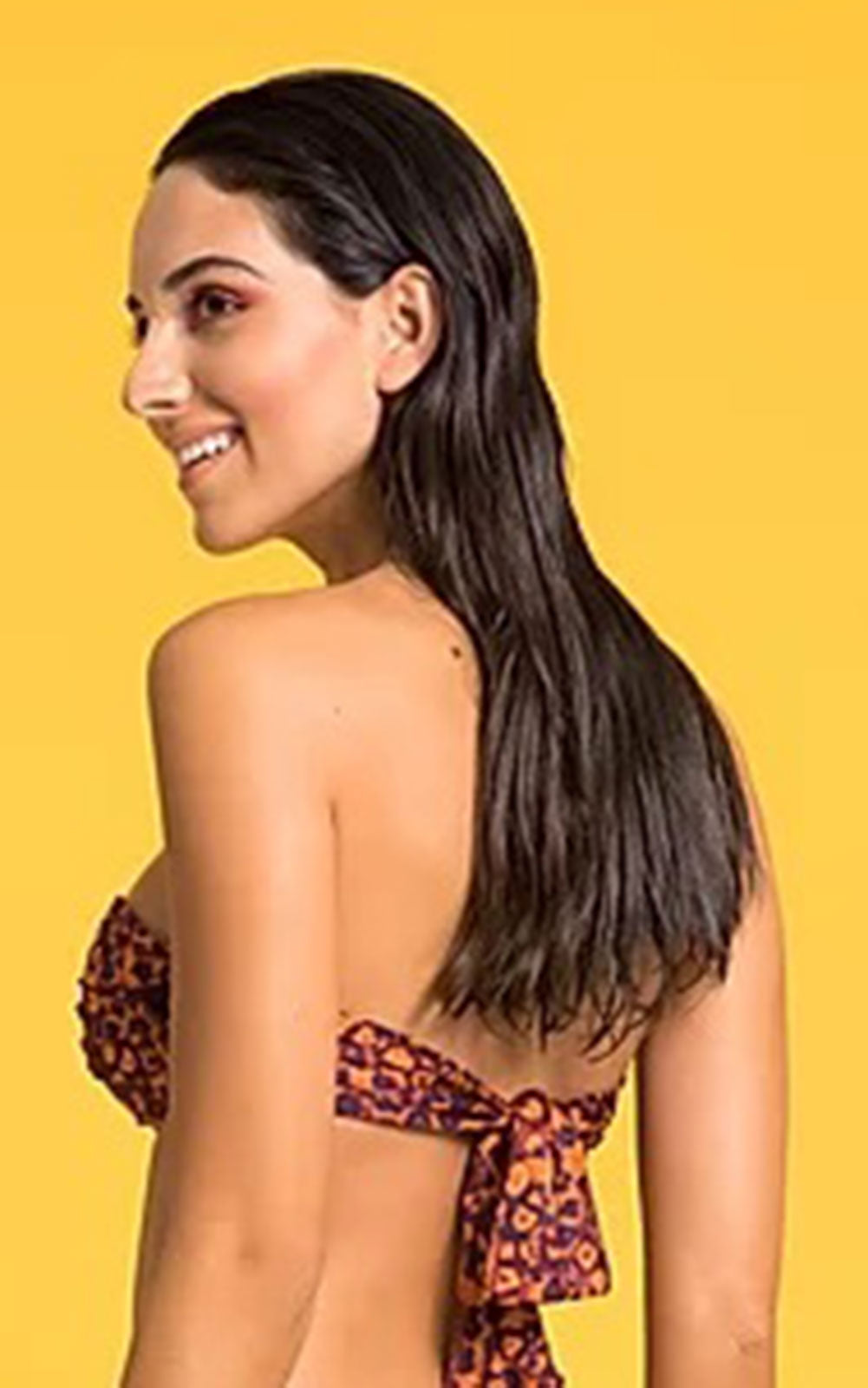Model Back: Lua Morena Top Top Acessório Macramê Jaguar