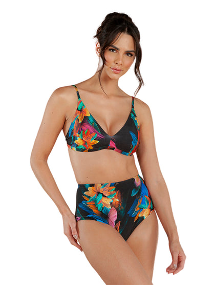 Model Front: Lua Morena Top Top Cinta Brinco Preto
