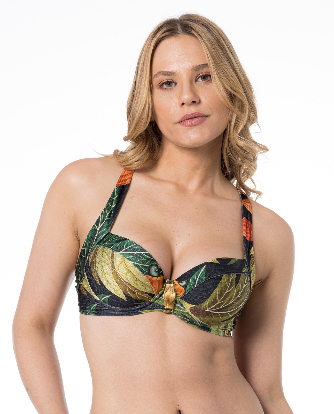 Model Front: Lua Morena Top Top Meia Drapeada Larga Caju