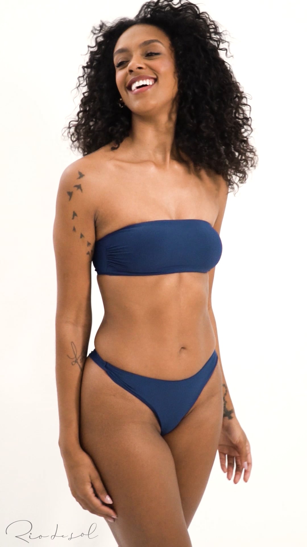 Video: Rio De Sol Two Piece Swimwear Set Navy Bandeau-Reto Nice-Fio