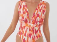 Video: Rio De Sol One-Piece Mirage Riviera