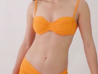 Video: Rio De Sol Beach Skirt Bio-Laranjada Skirt Knot