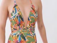 Video: Rio De Sol One-Piece Tropical New Vegas