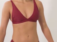 Video: Rio De Sol Bottom Bottom Touch-Carmim Nice