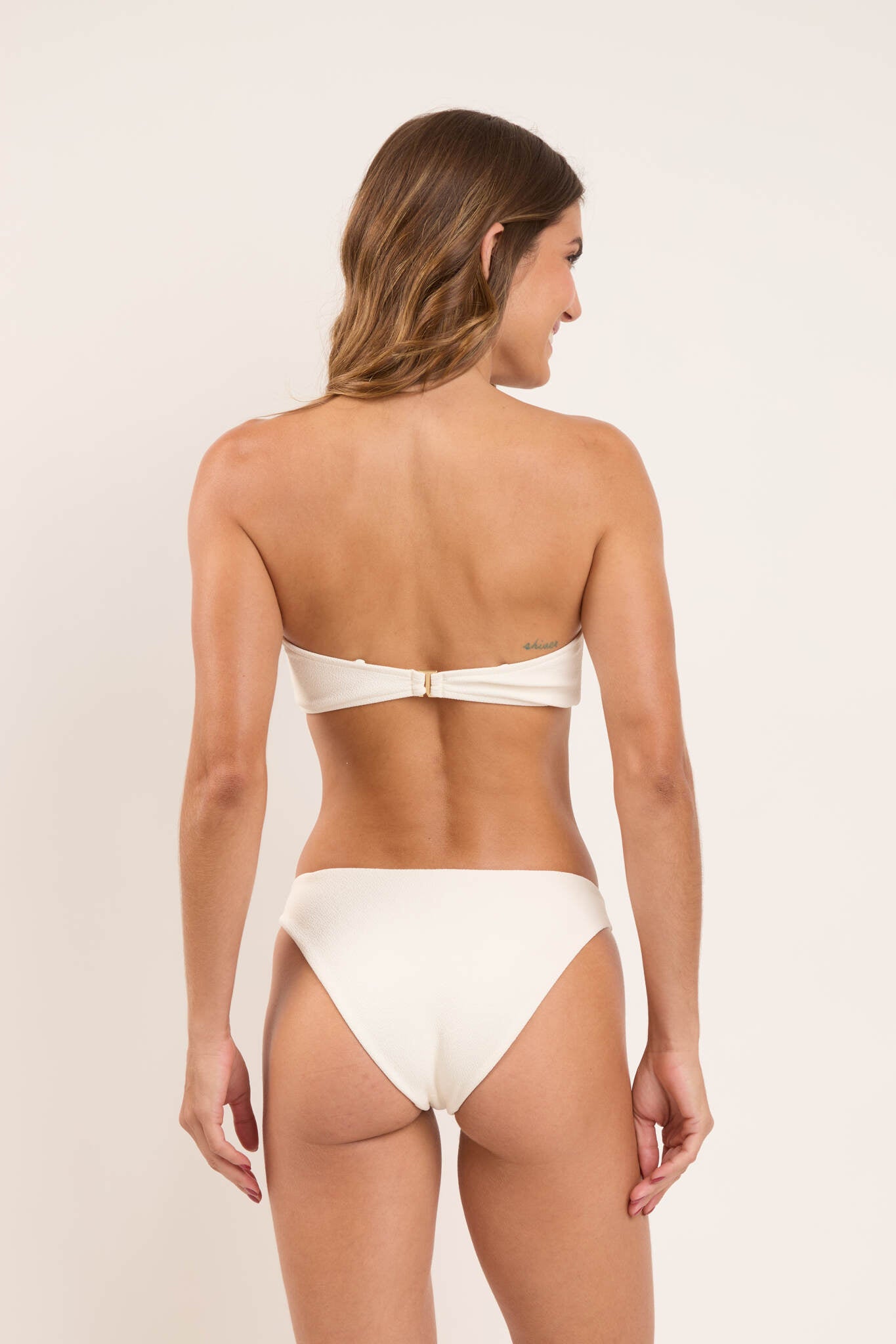 Model Back: Rio De Sol Bottom Bottom Sand-Chantilly Essential-Comfy
