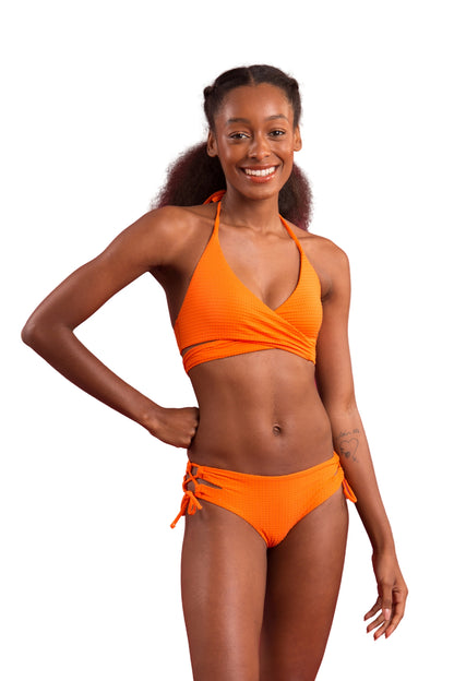 Model Front: Rio De Sol Top Top Dots-Orange Kate