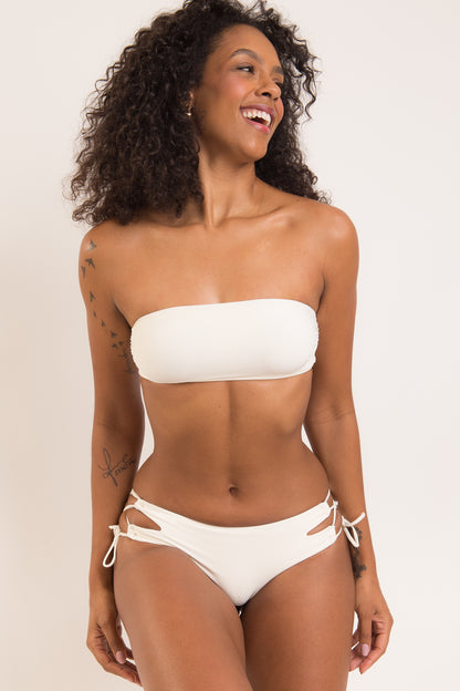 Model Front: Rio De Sol Top Top Off-White Bandeau-Reto