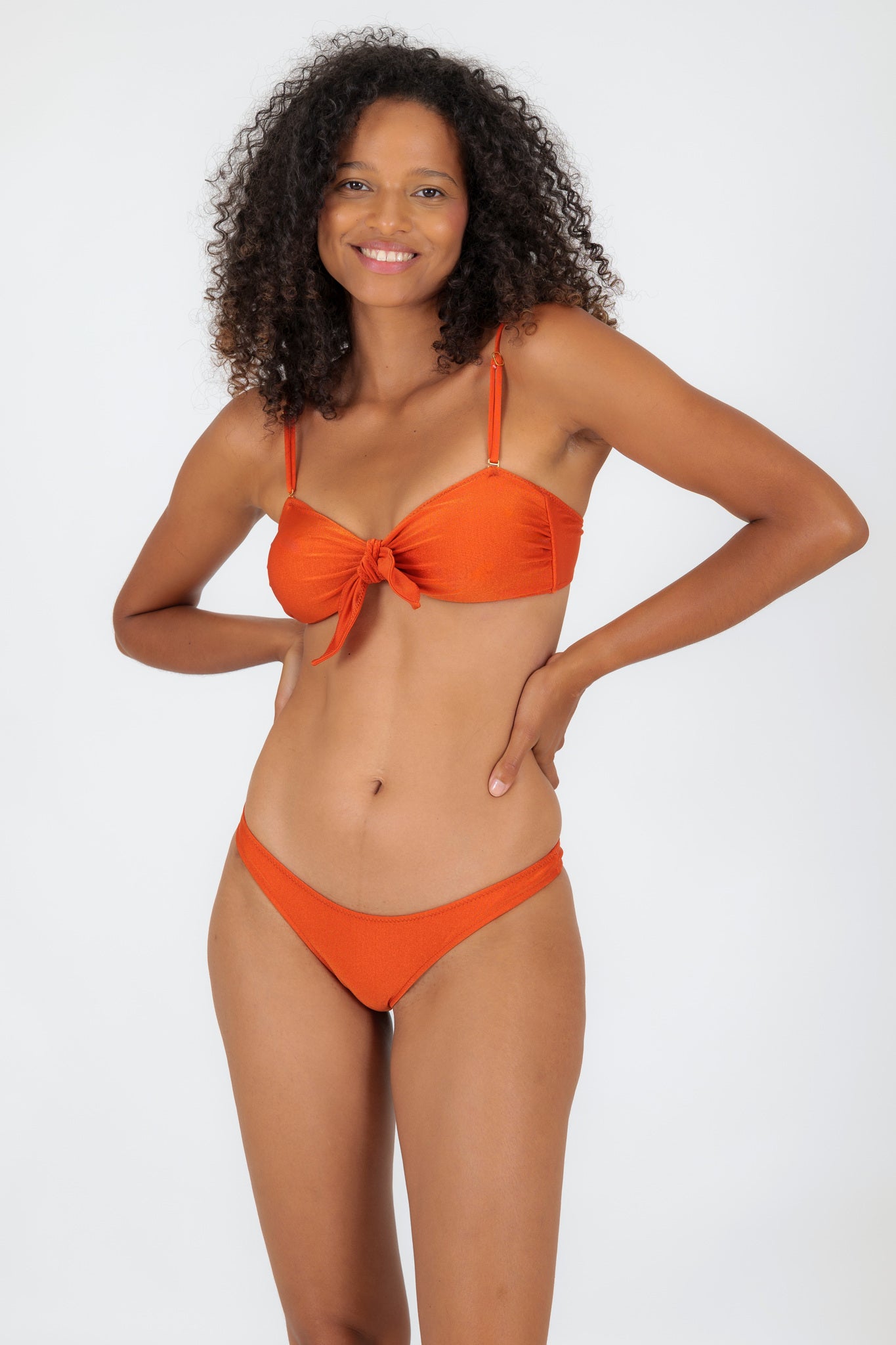 Model Front: Rio De Sol Top Top Paprica Bandeau-No